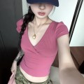 交叉V领短款短袖上衣