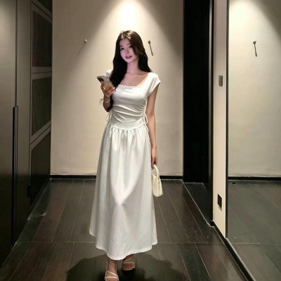 方领抽绳长款连衣裙