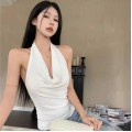 辣妹荡领挂脖上衣