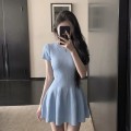 蓝色温柔风针织短袖连衣裙