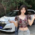 复古印花泡泡袖短版上衣