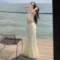 温柔奶白挂脖泳衣三件套